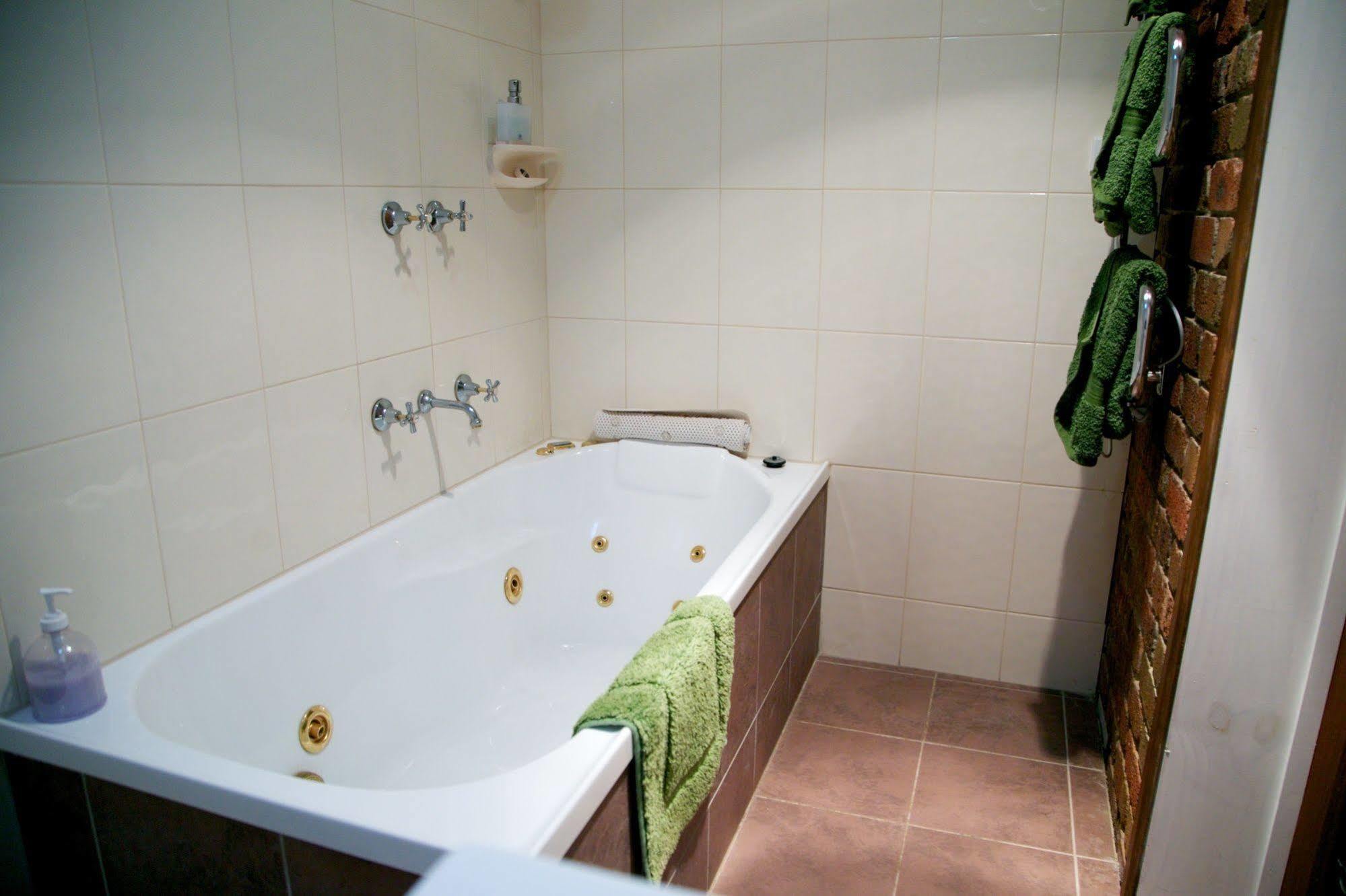 Holly Lane Mews Motel Яра Глен Екстериор снимка